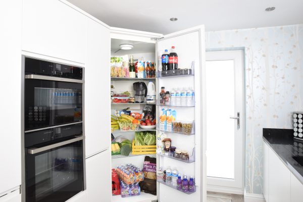 Frigider incorporabil sau standard: ce variantă ocupă mai bine spațiul din bucătărie