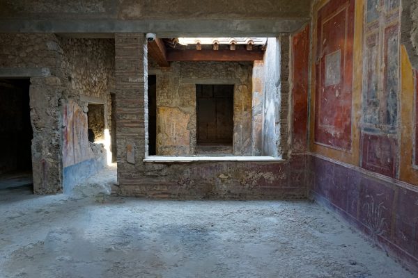 Cum se restaurează o frescă veche: munca din spatele patrimoniului